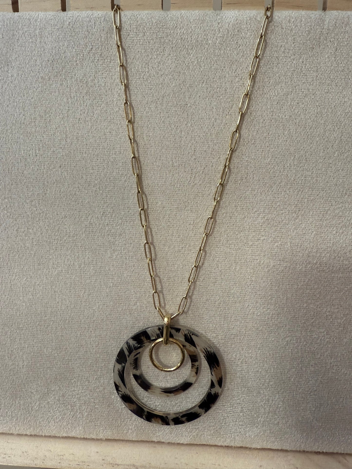 Collier rond léopard