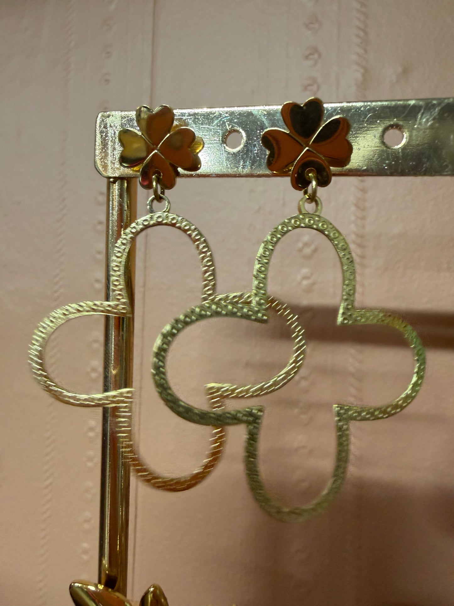 Boucles d’oreilles et trèfles