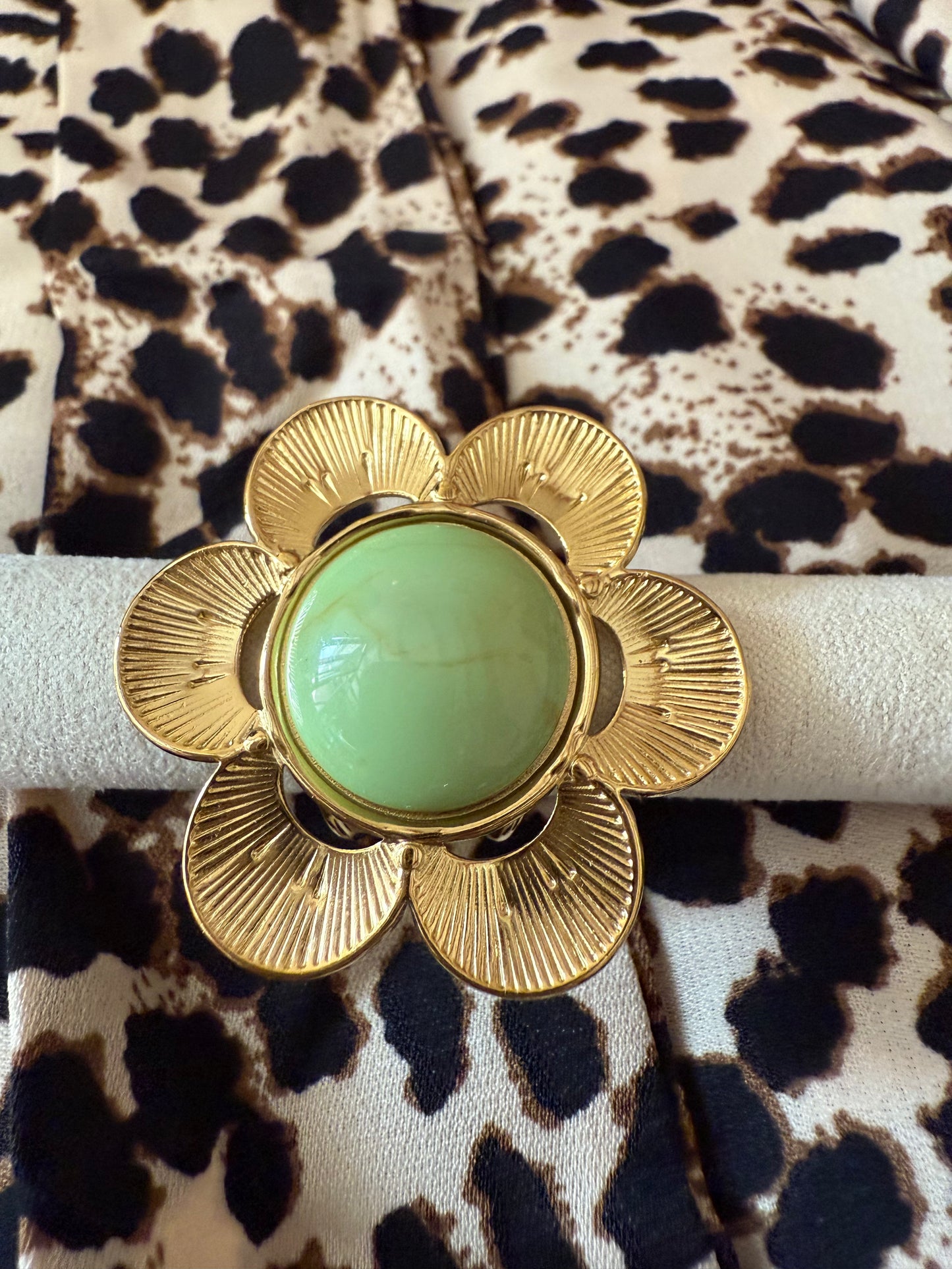 Bague grosse fleur verte