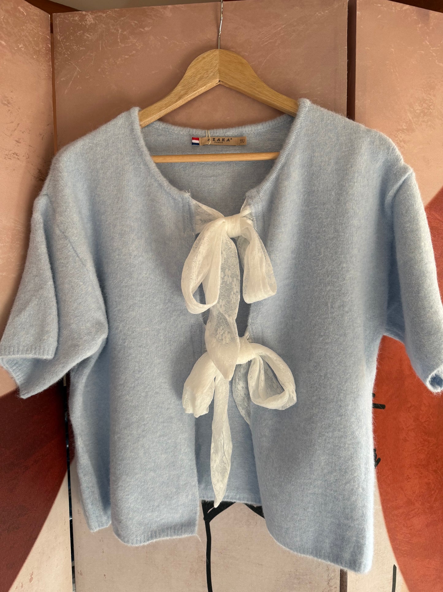 Pull manches courte noeuds dentelle bleu